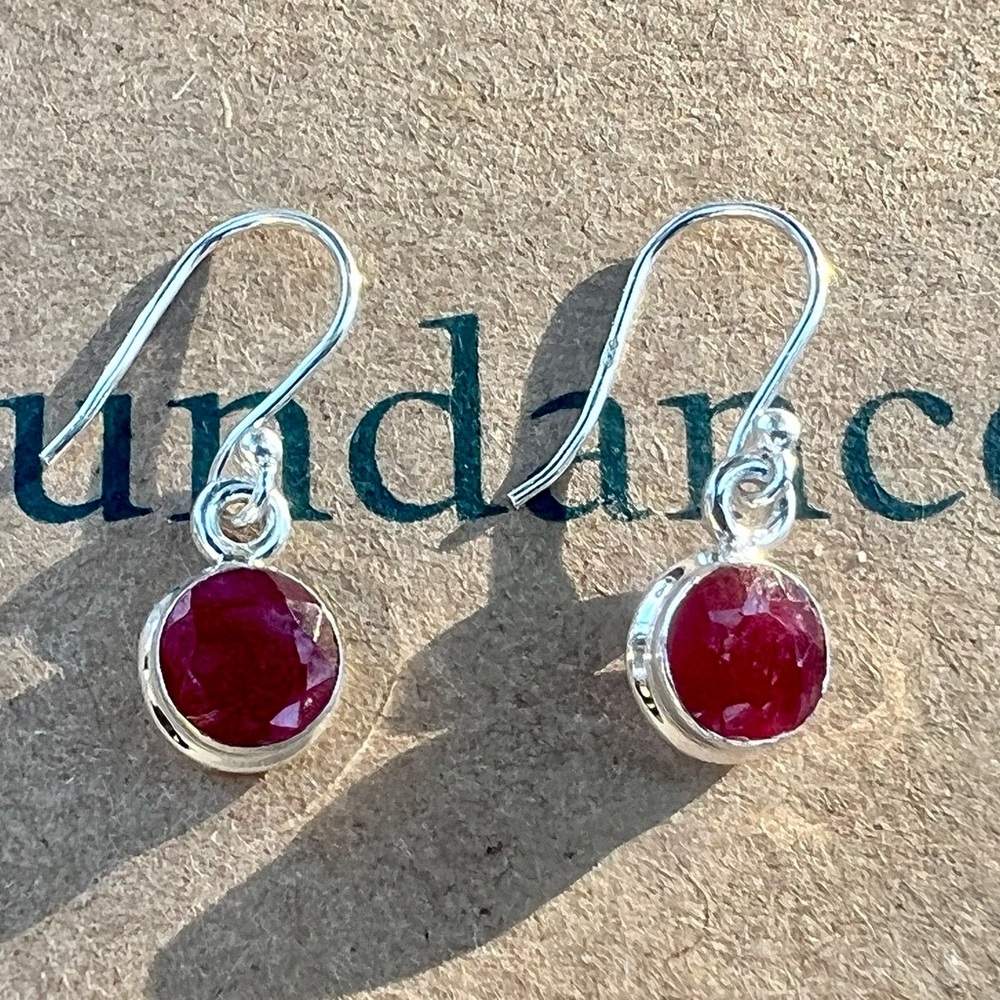 Sundance $108 NEW 7/8" Red Ruby Sterling Silver July Birthstone Earrings - Picture 4 of 7